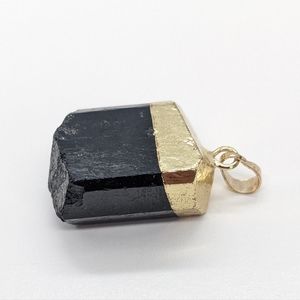 NWOT black tourmaline natural stone pendant